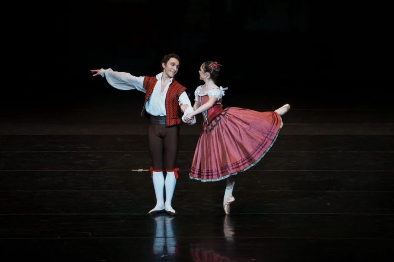 В стиле Royal Danish Theatre