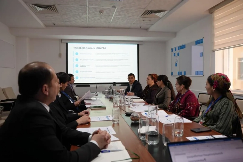 В Туркменистане приступили к разработке Национальной программы по защите детей
