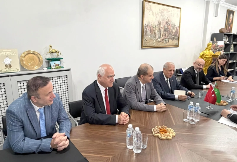 Посол Туркменистана в Турции встретился с руководством Туркмено-турецкого делового совета