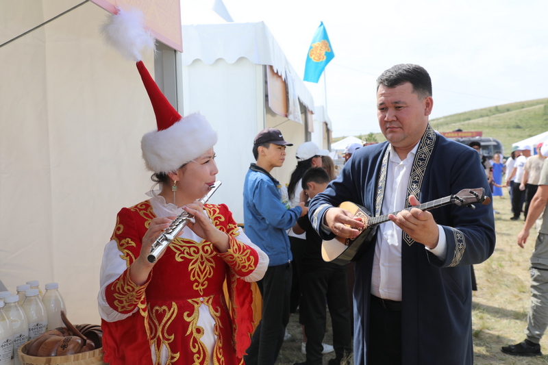 Фестиваль кумыса собрал тысячи гостей в Каркаралинске