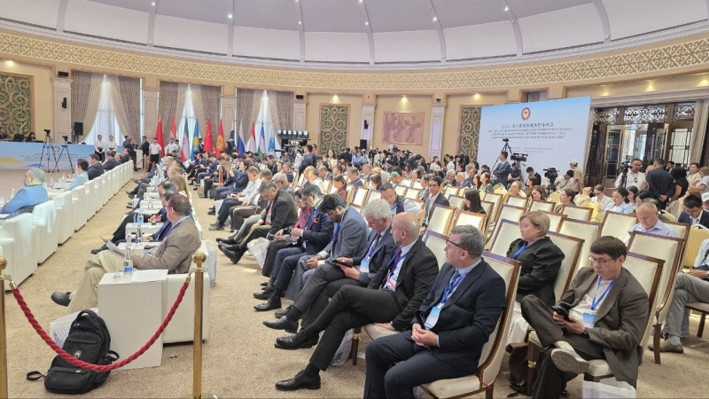 В Бишкеке открылся Саммит СМИ и аналитических центров государств ШОС