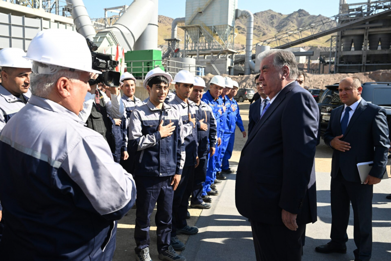 В Согде строят металлургический комбинат на 1,5 тыс. рабочих мест