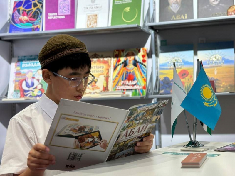 Казахстанская делегация приняла участие в книжной ярмарке в Абу-Даби